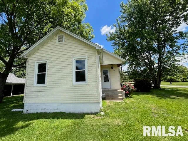 $19,900 | 475 Holt Street, Vergennes, IL 62994