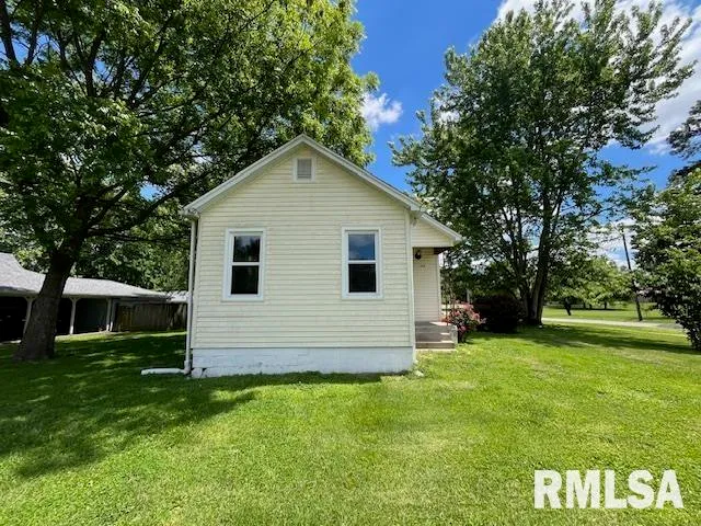 $19,900 | 475 Holt Street, Vergennes, IL 62994