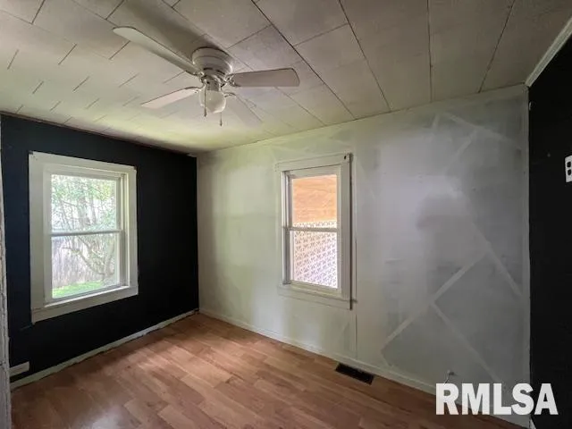 $19,900 | 475 Holt Street, Vergennes, IL 62994