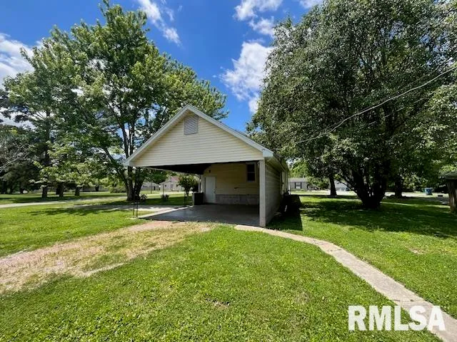 $19,900 | 475 Holt Street, Vergennes, IL 62994