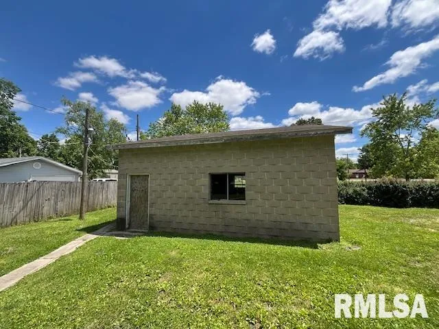 $19,900 | 475 Holt Street, Vergennes, IL 62994