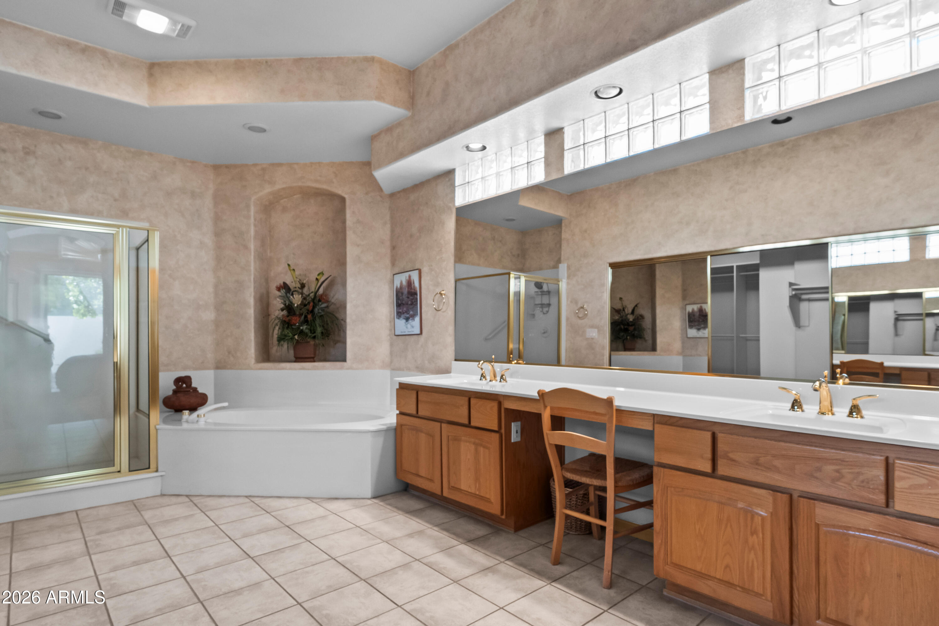 7525 East Gainey Ranch Road, Unit 114 Scottsdale, AZ 85258 - Photo 16 of 25 Master Bathroom