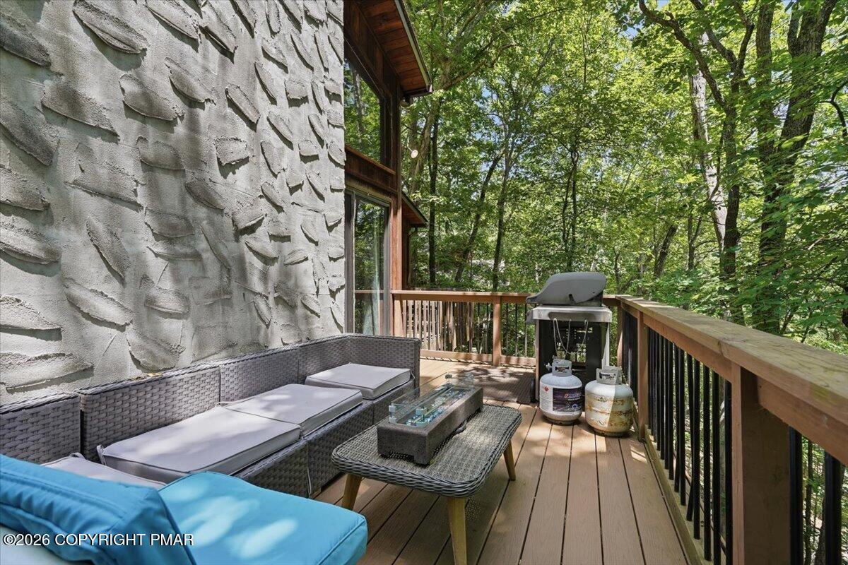 1076 Porter Drive Bushkill, PA 18324 - Photo 43 of 82 52-046_DSC00599