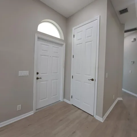 a view of empty room with window