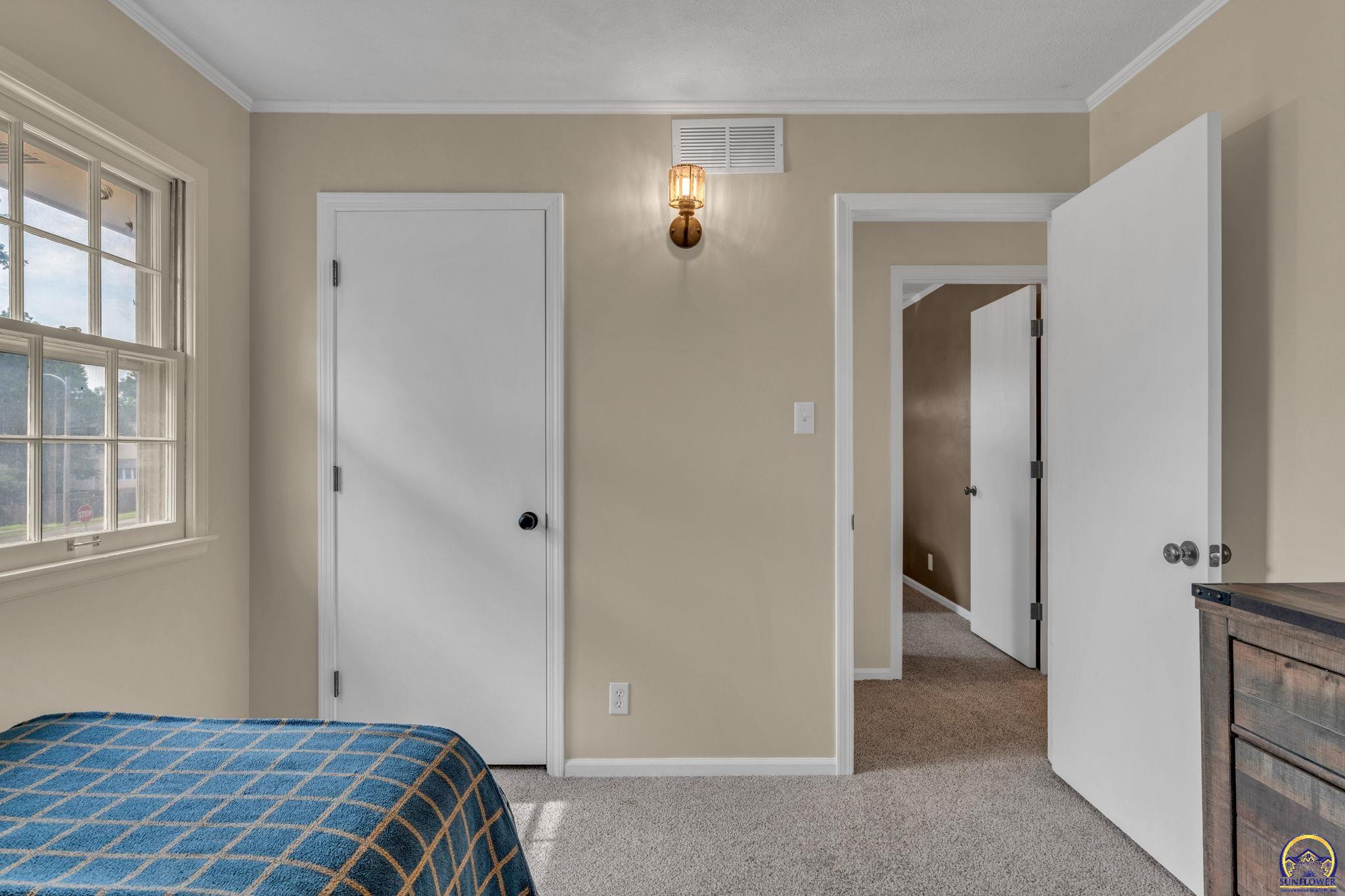 3619 Southwest 33rd Street Topeka, KS 66614 - Photo 26 of 47