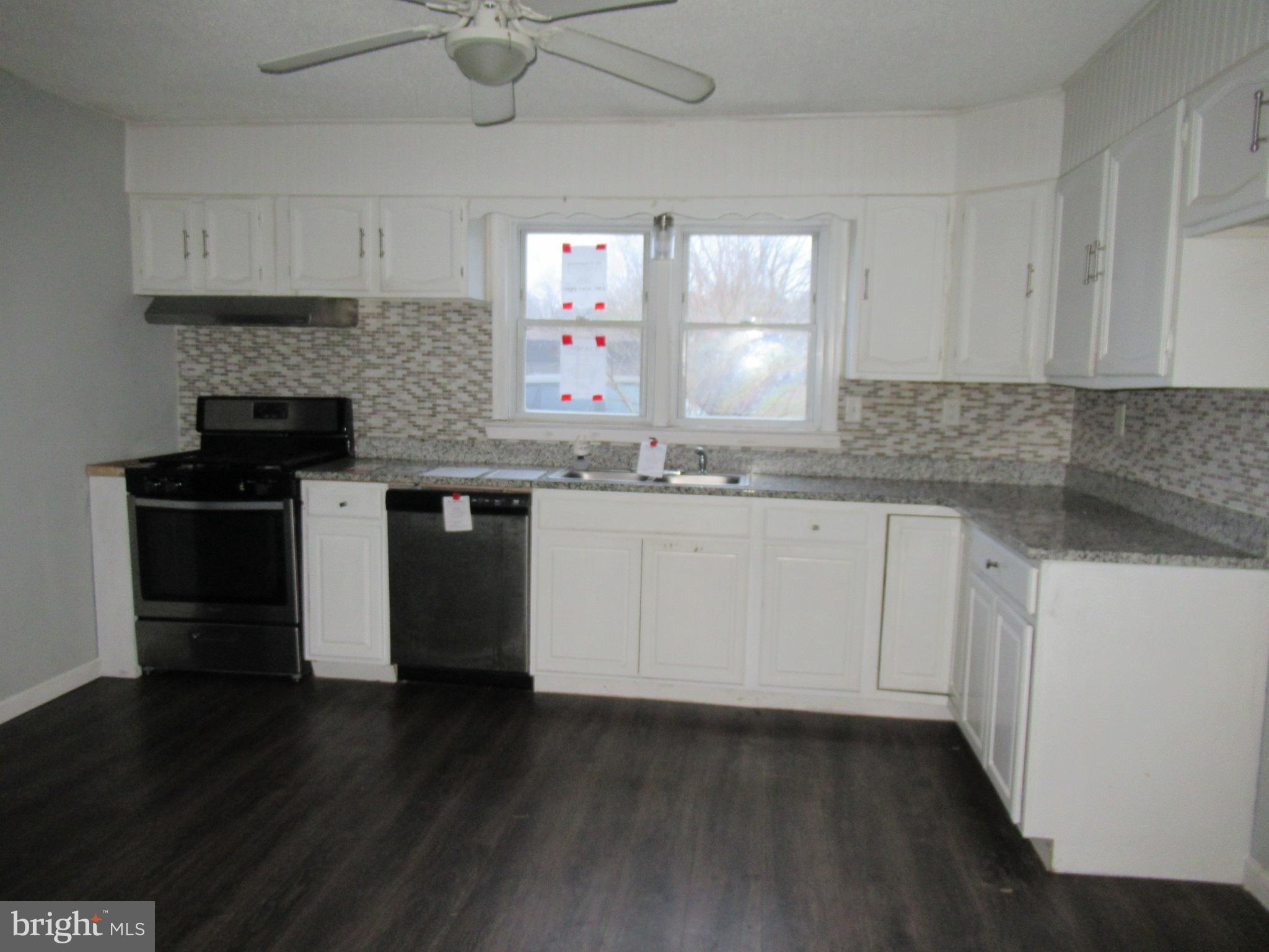 206 Pine Street Ellendale, DE 19941 - Photo 6 of 19 kitchen (view 2)