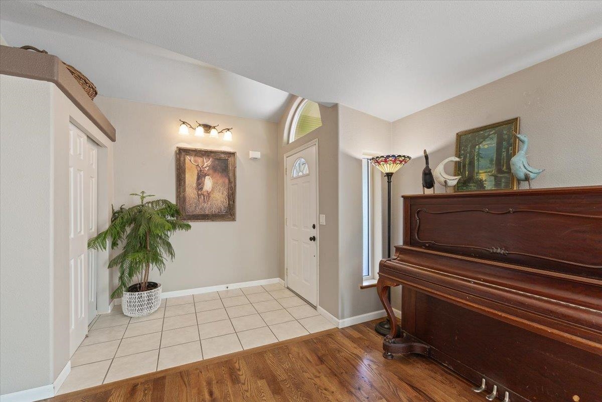 5411 East Corkery Road Spokane, WA 99223 - Photo 7 of 46