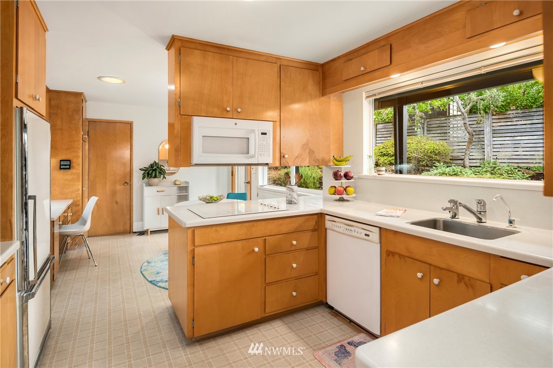4217 Southwest Donovan Street Seattle, WA 98136 - Photo 19 of 40 Gallery Image 19