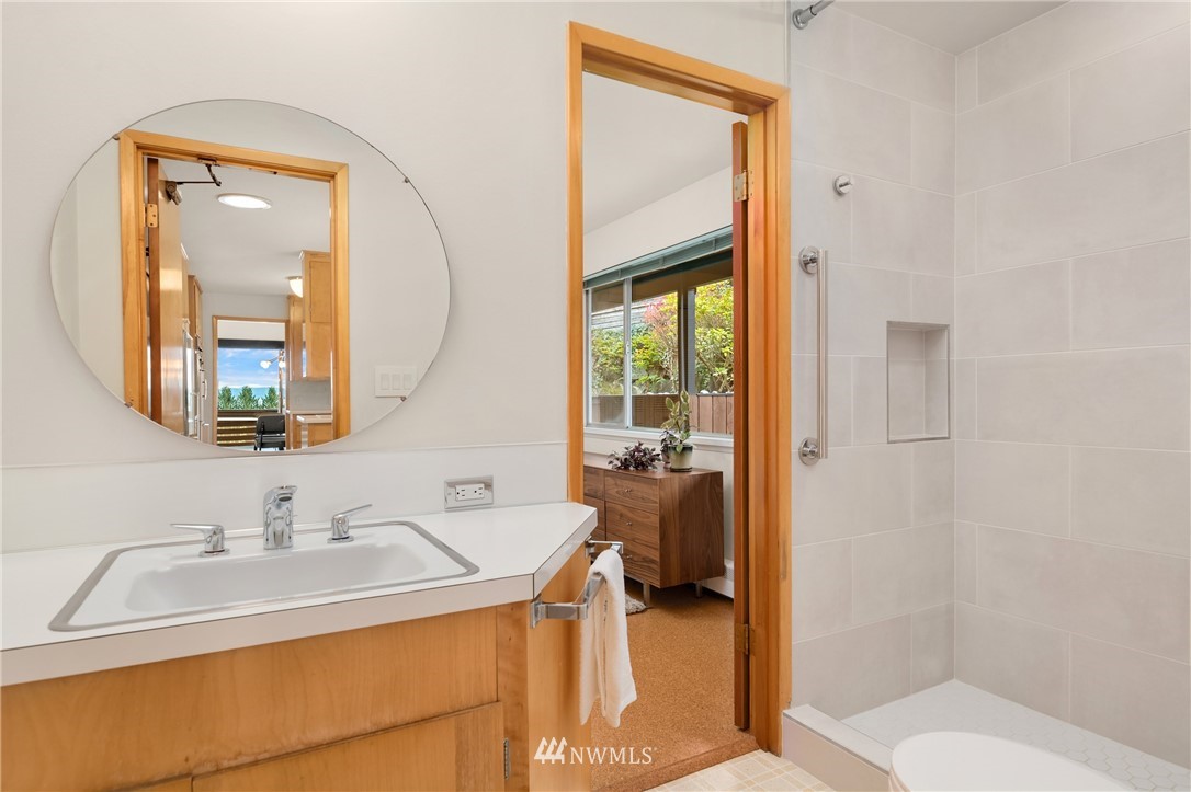 4217 Southwest Donovan Street Seattle, WA 98136 - Photo 24 of 40 Gallery Image 24