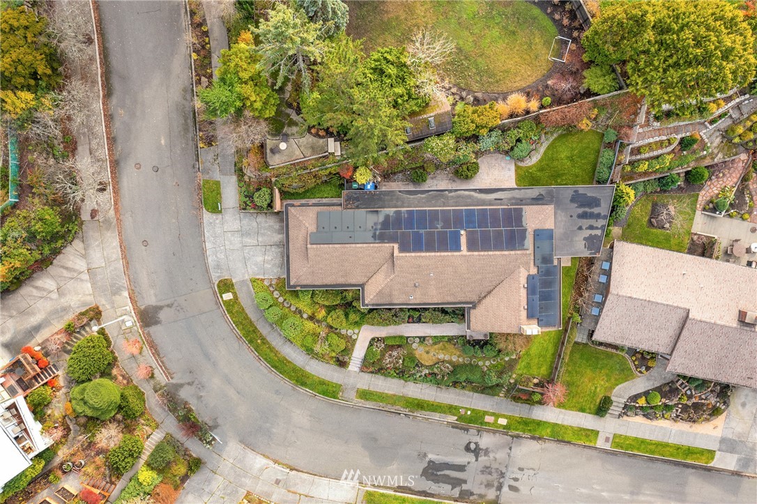 4217 Southwest Donovan Street Seattle, WA 98136 - Photo 4 of 40 Gallery Image 4