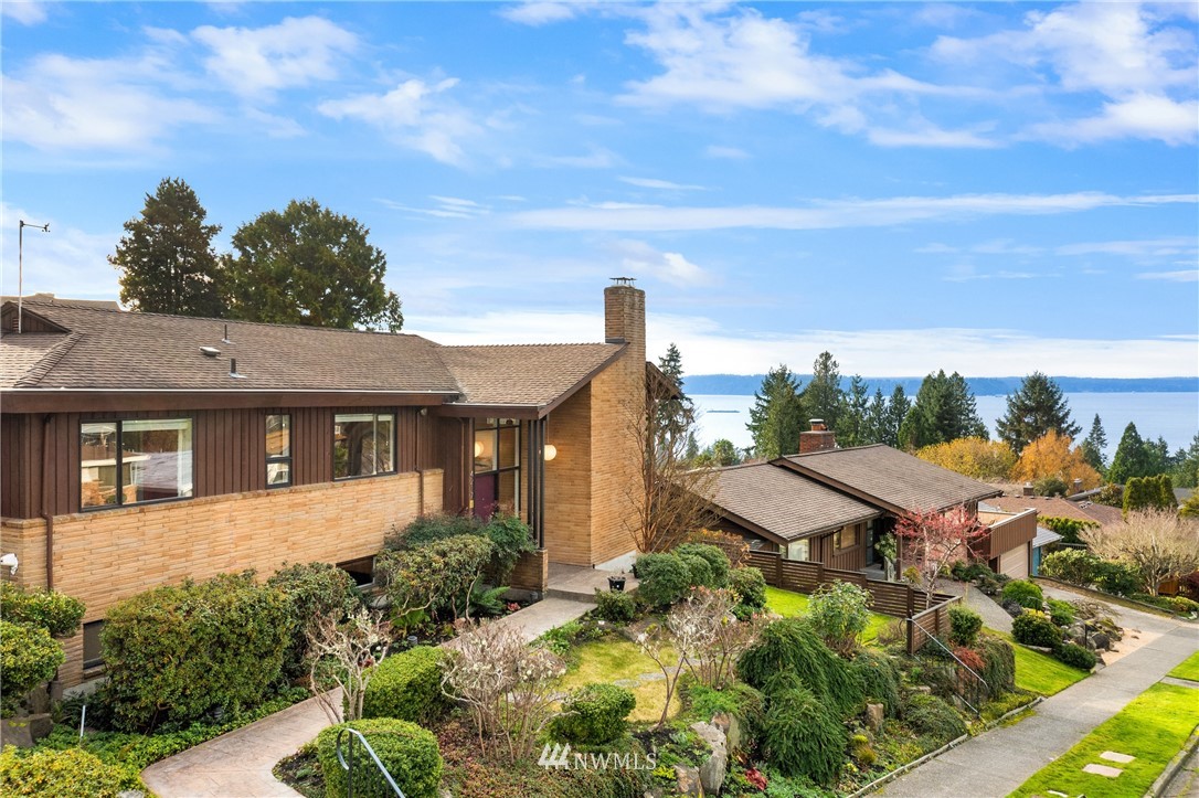 4217 Southwest Donovan Street Seattle, WA 98136 - Photo 36 of 40 Gallery Image 36
