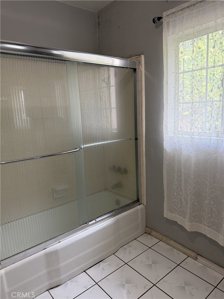 18800 Arminta Street Reseda, CA 91335 - Photo 17 of 22