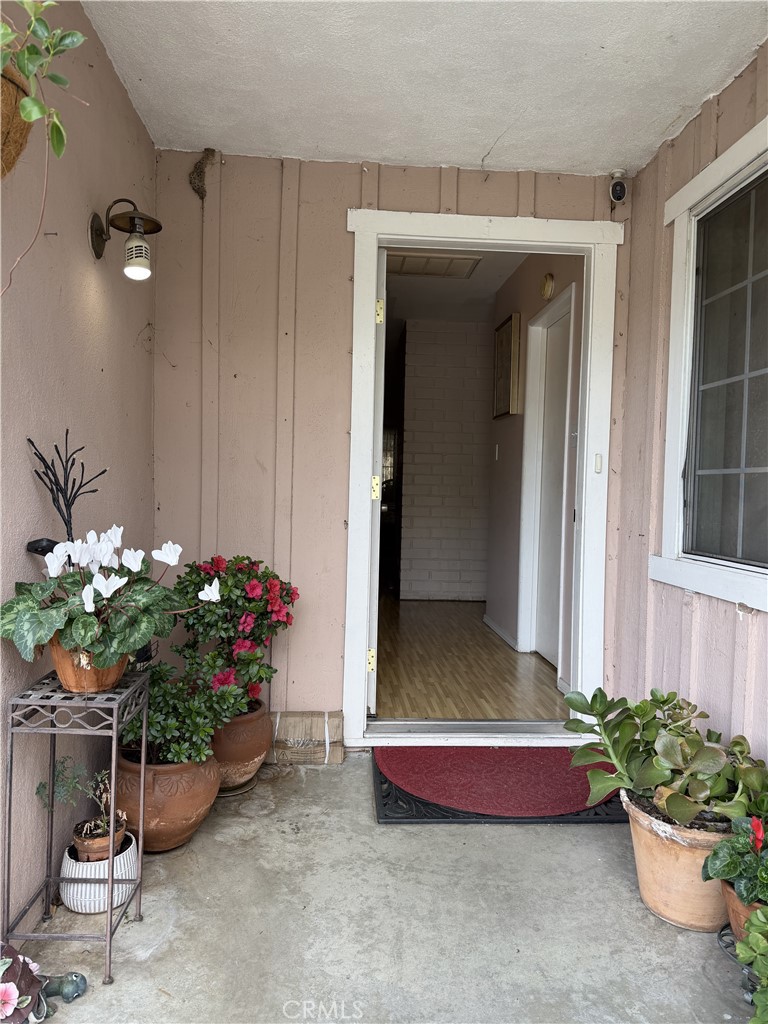 18800 Arminta Street Reseda, CA 91335 - Photo 2 of 22