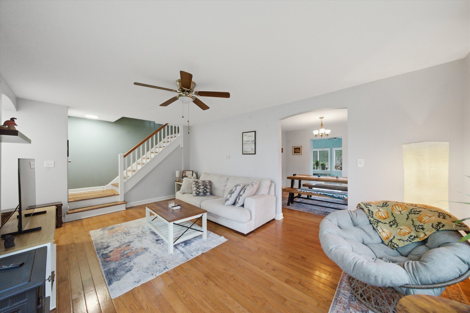 389 South Westgate Road Des Plaines, IL 60016 - Photo 3 of 44