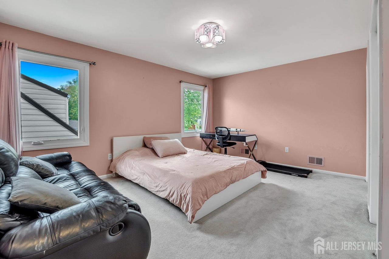 96 Chain O' Hills Road Iselin, NJ 08830 - Photo 25 of 36 Gallery Image 25