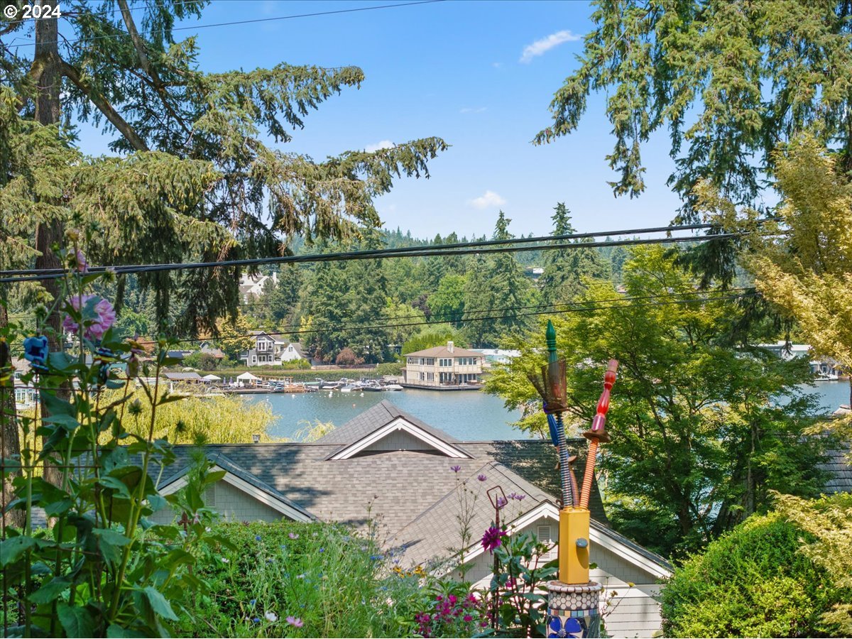 535 Middlecrest Road Lake Oswego, OR 97034 - Photo 39 of 46 Gallery Image 39