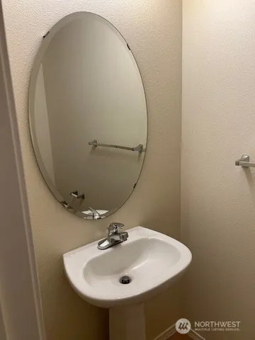 $415,000 | 2055 Garry Oaks Avenue, Unit B, DuPont, WA 98327