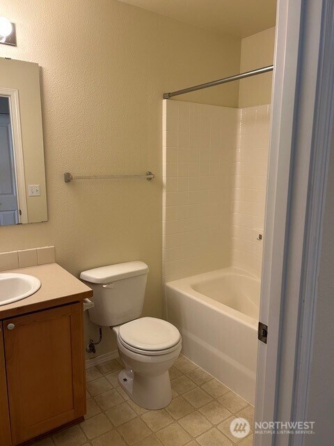 2055 Garry Oaks Avenue, Unit B DuPont, WA 98327 - Photo 14 of 22