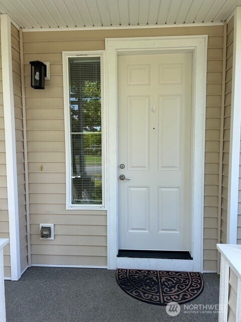 2055 Garry Oaks Avenue, Unit B DuPont, WA 98327 - Photo 2 of 22