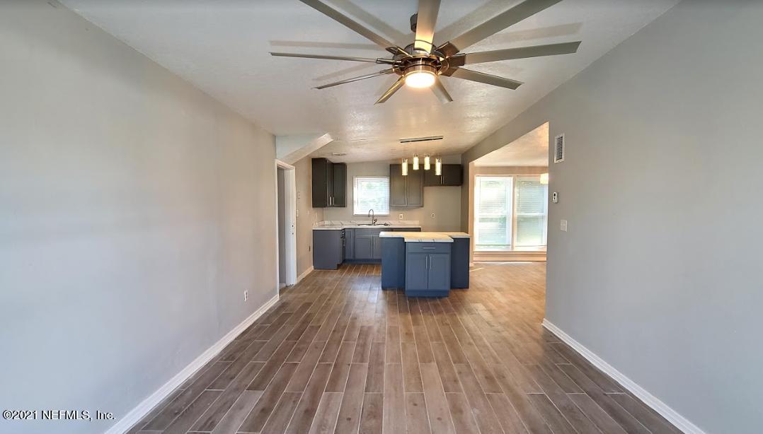 1749 Broward Road Jacksonville, FL 32218 - Photo 3 of 17 1749 Living Room