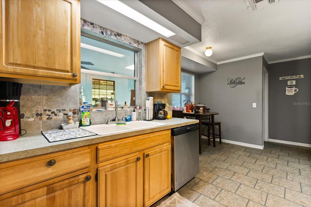 460 Hidden Ridge Drive Deltona, FL 32725 - Photo 11 of 36 Gallery Image 11