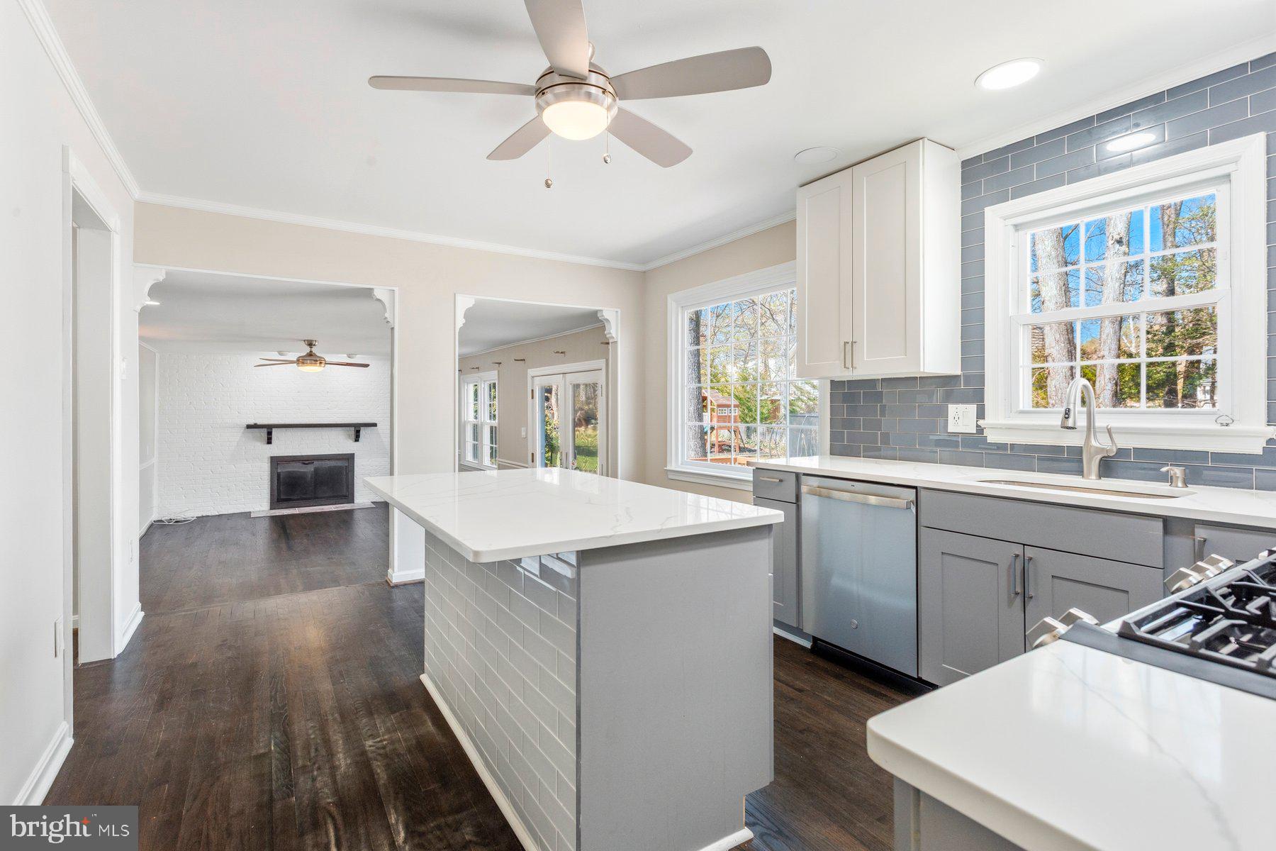 7800 Richfield Road Springfield, VA 22153 - Photo 12 of 53 Kitchen