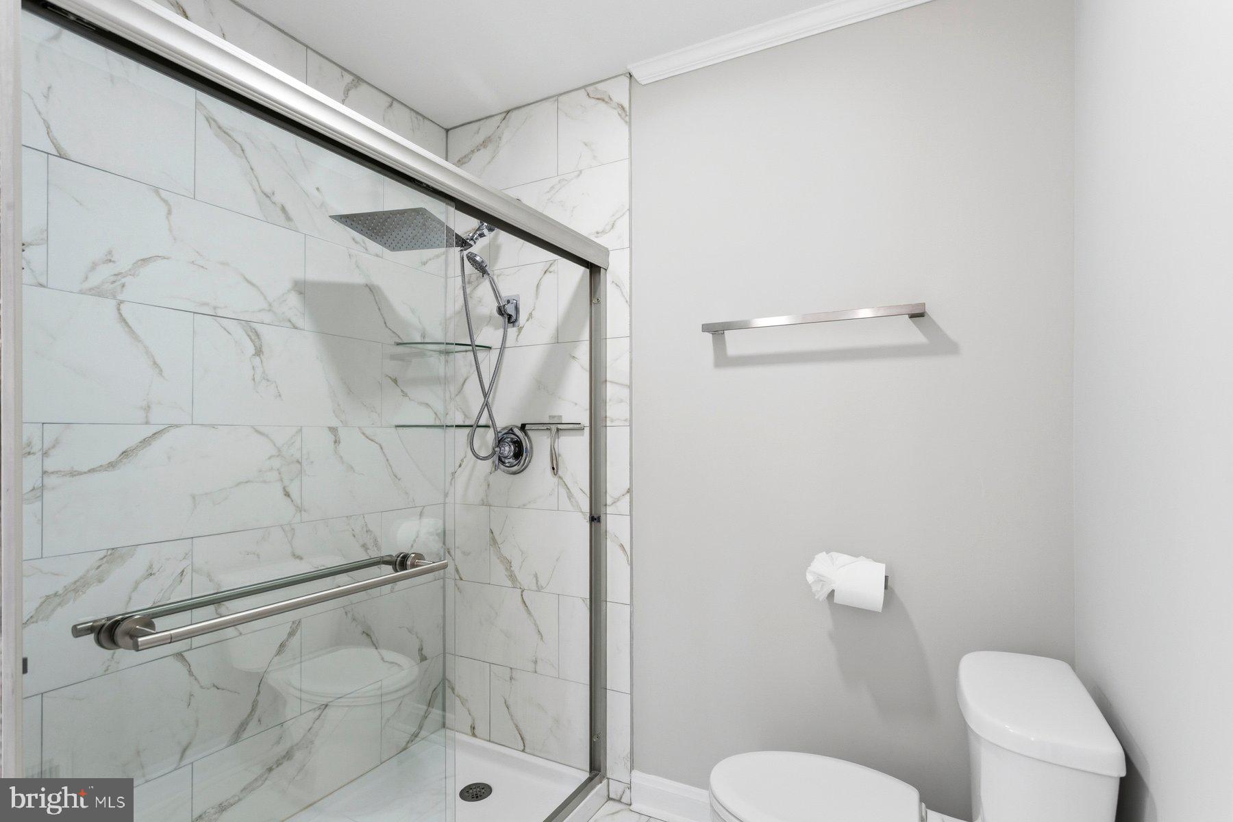 7800 Richfield Road Springfield, VA 22153 - Photo 25 of 53 Primary Bathroom