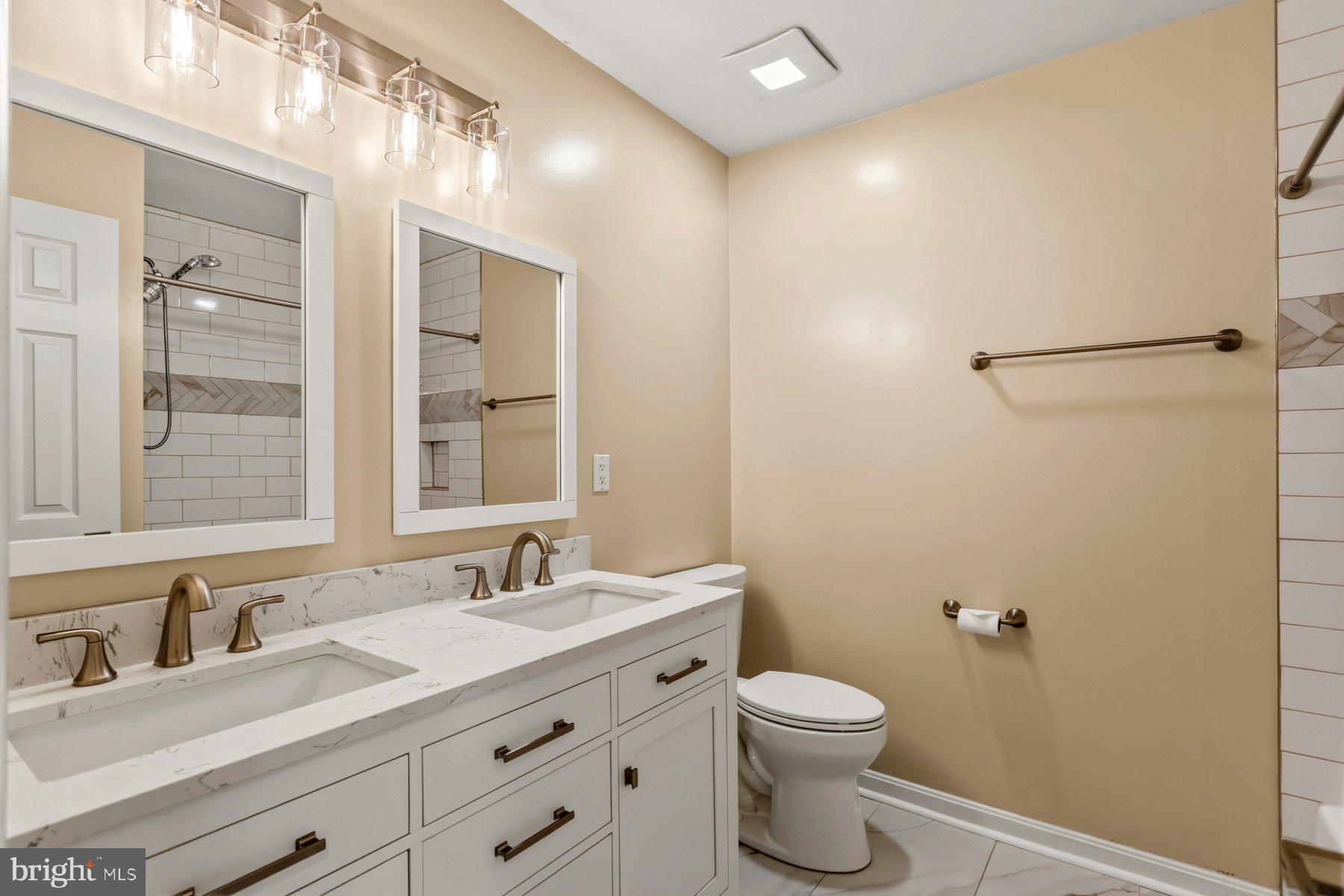 7800 Richfield Road Springfield, VA 22153 - Photo 36 of 53 Main Bathroom