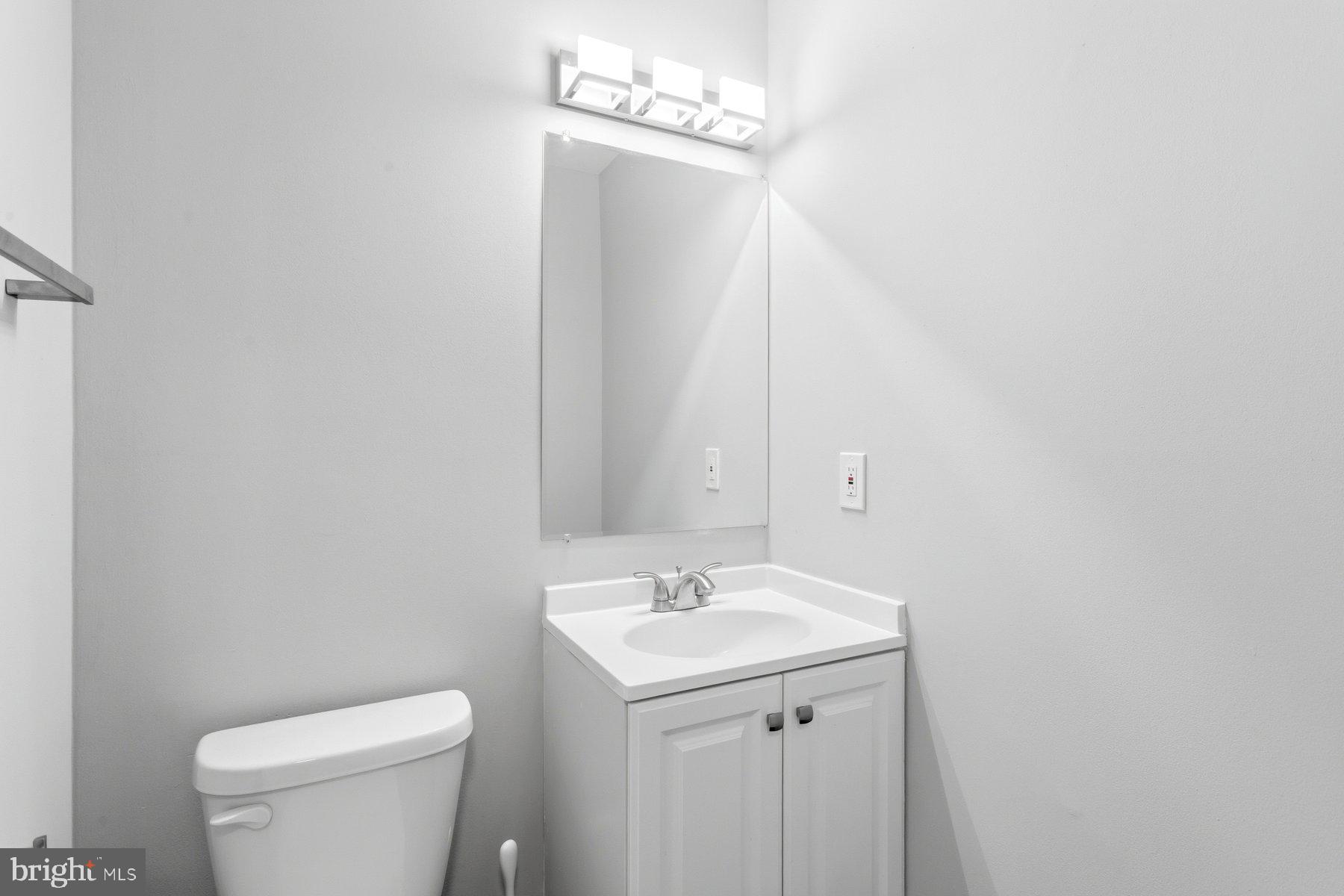 7800 Richfield Road Springfield, VA 22153 - Photo 37 of 53 Half bath