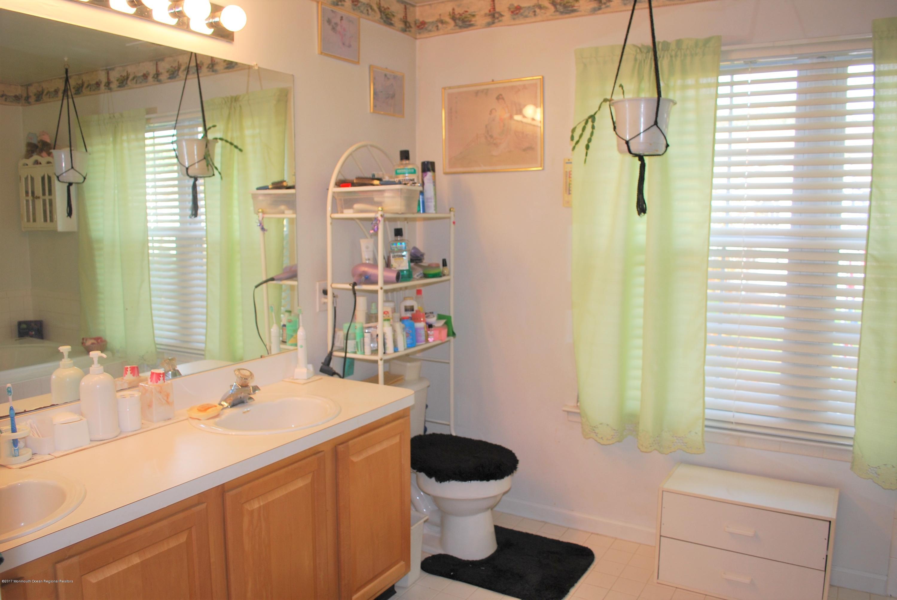 11 Cortelyou Road Jackson, NJ 08527 - Photo 11 of 23 DSC_0014