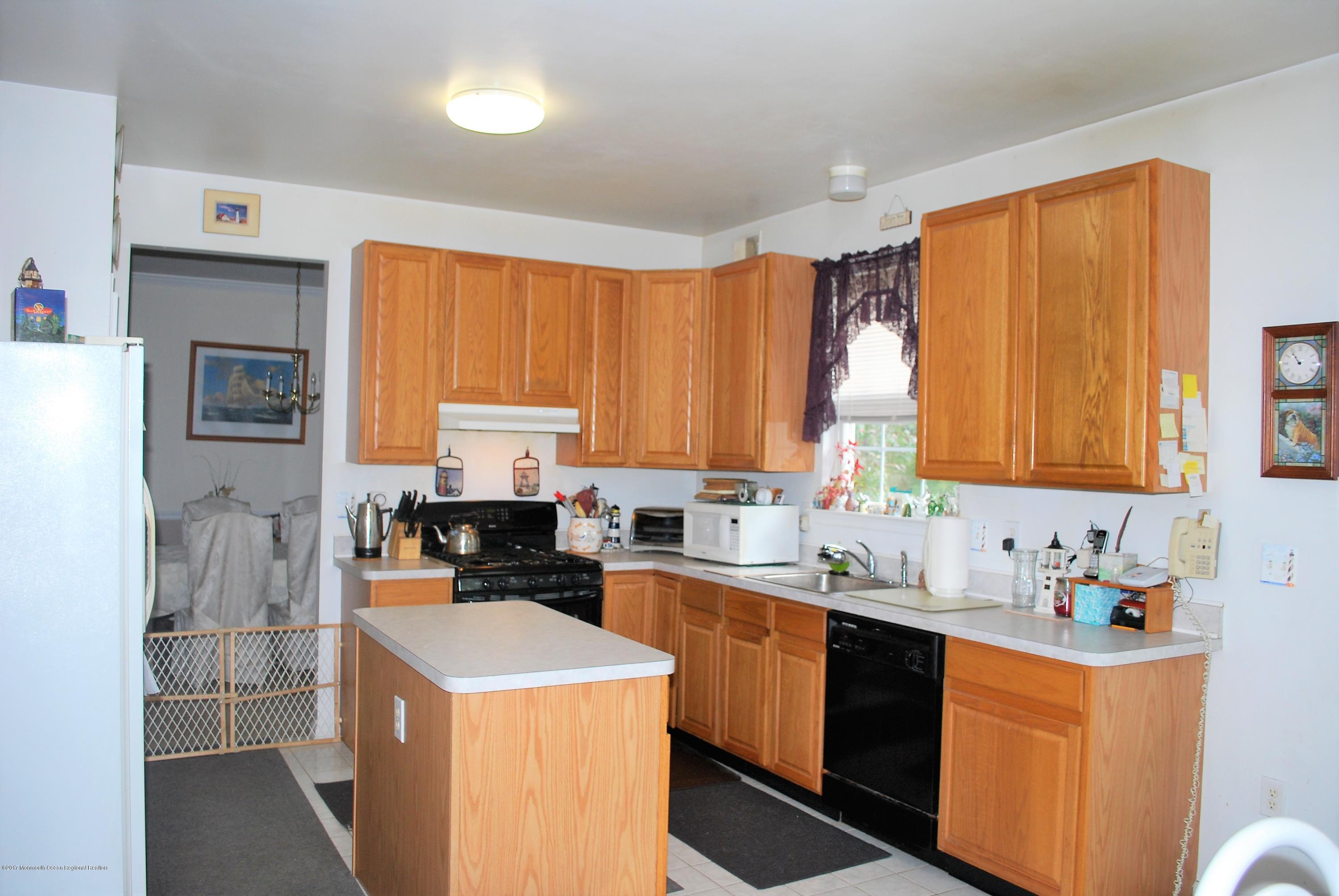 11 Cortelyou Road Jackson, NJ 08527 - Photo 2 of 23 DSC_0025