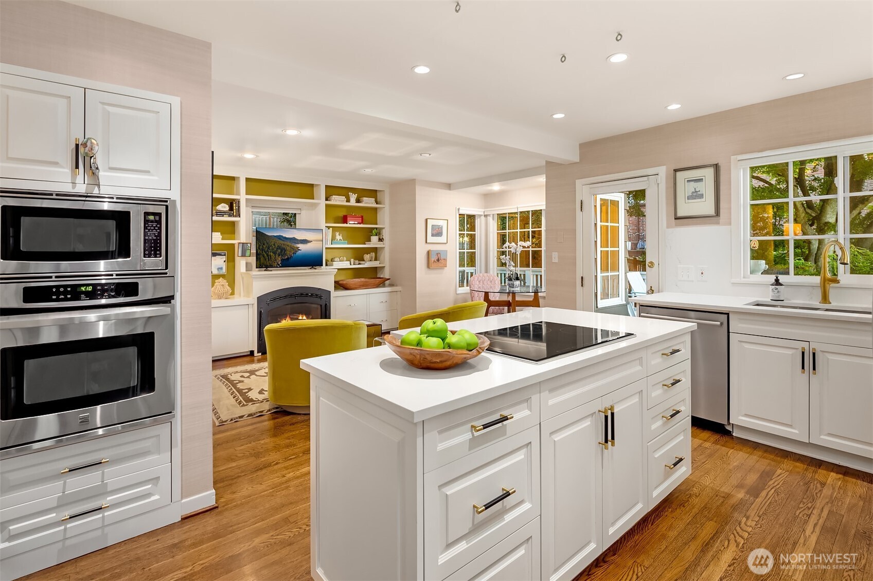 4525 Northeast 41st Street Seattle, WA 98105 - Photo 11 of 40