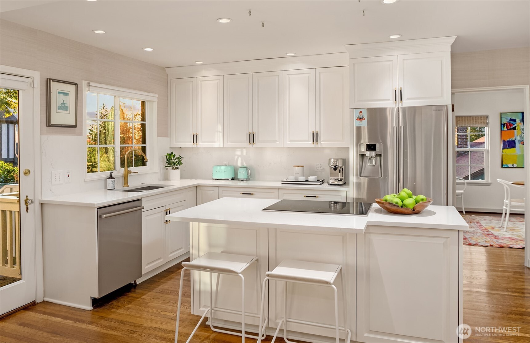 4525 Northeast 41st Street Seattle, WA 98105 - Photo 12 of 40