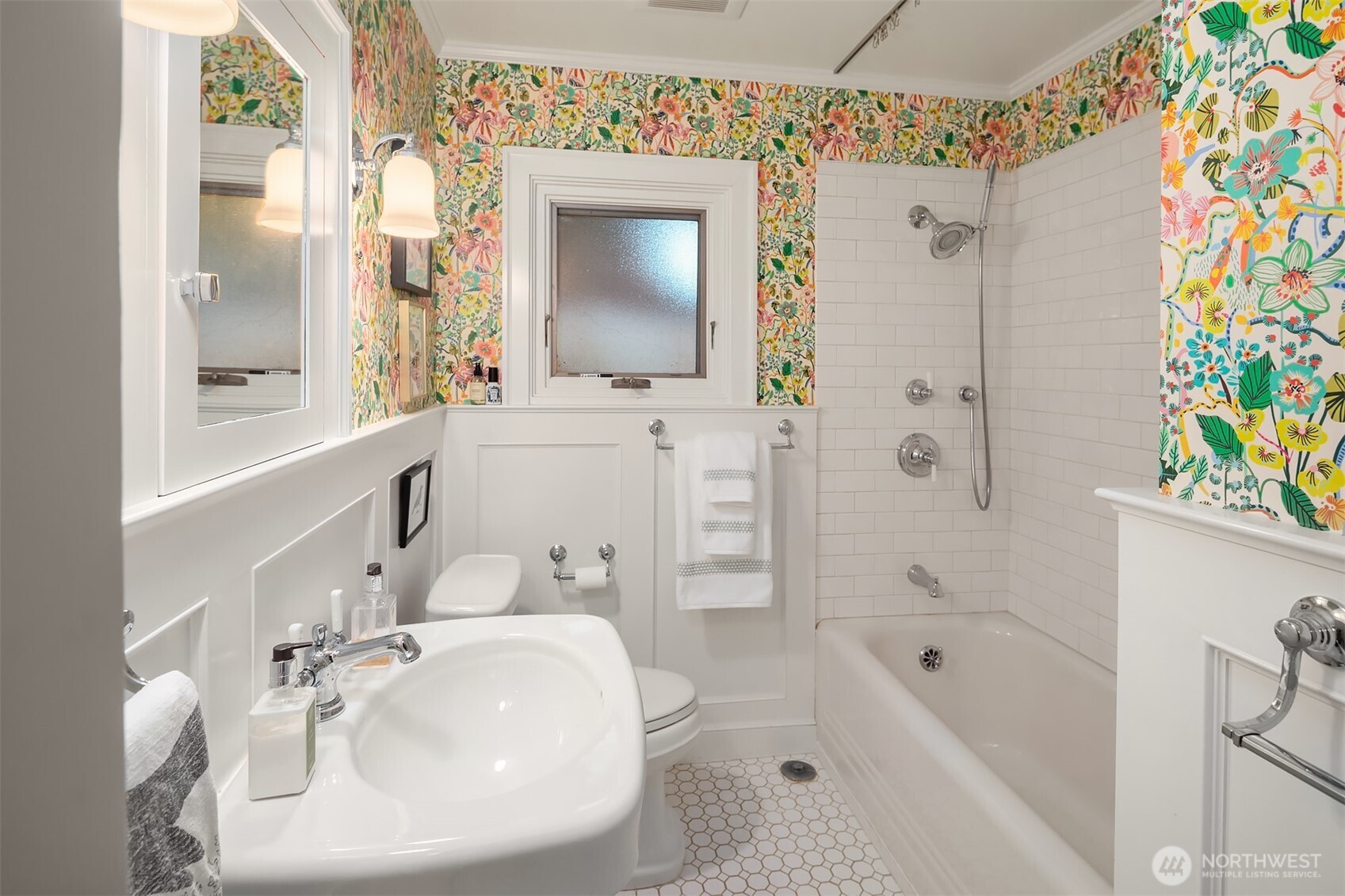 4525 Northeast 41st Street Seattle, WA 98105 - Photo 15 of 40