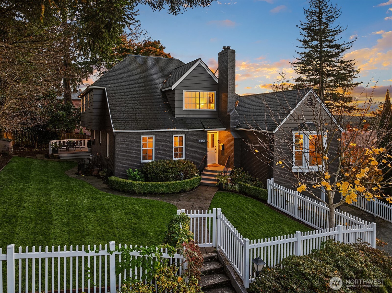 4525 Northeast 41st Street Seattle, WA 98105 - Photo 2 of 40