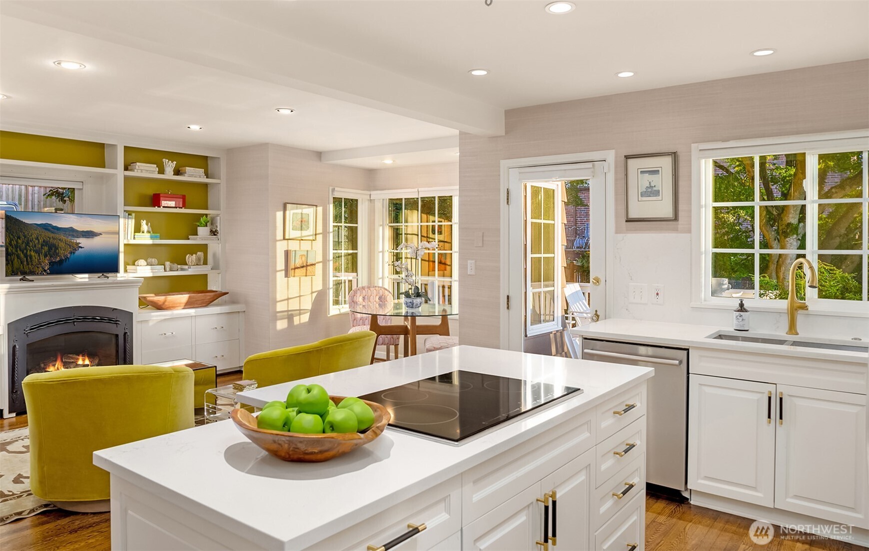 4525 Northeast 41st Street Seattle, WA 98105 - Photo 9 of 40