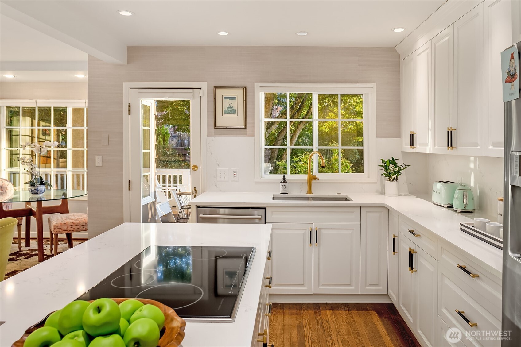 4525 Northeast 41st Street Seattle, WA 98105 - Photo 10 of 40