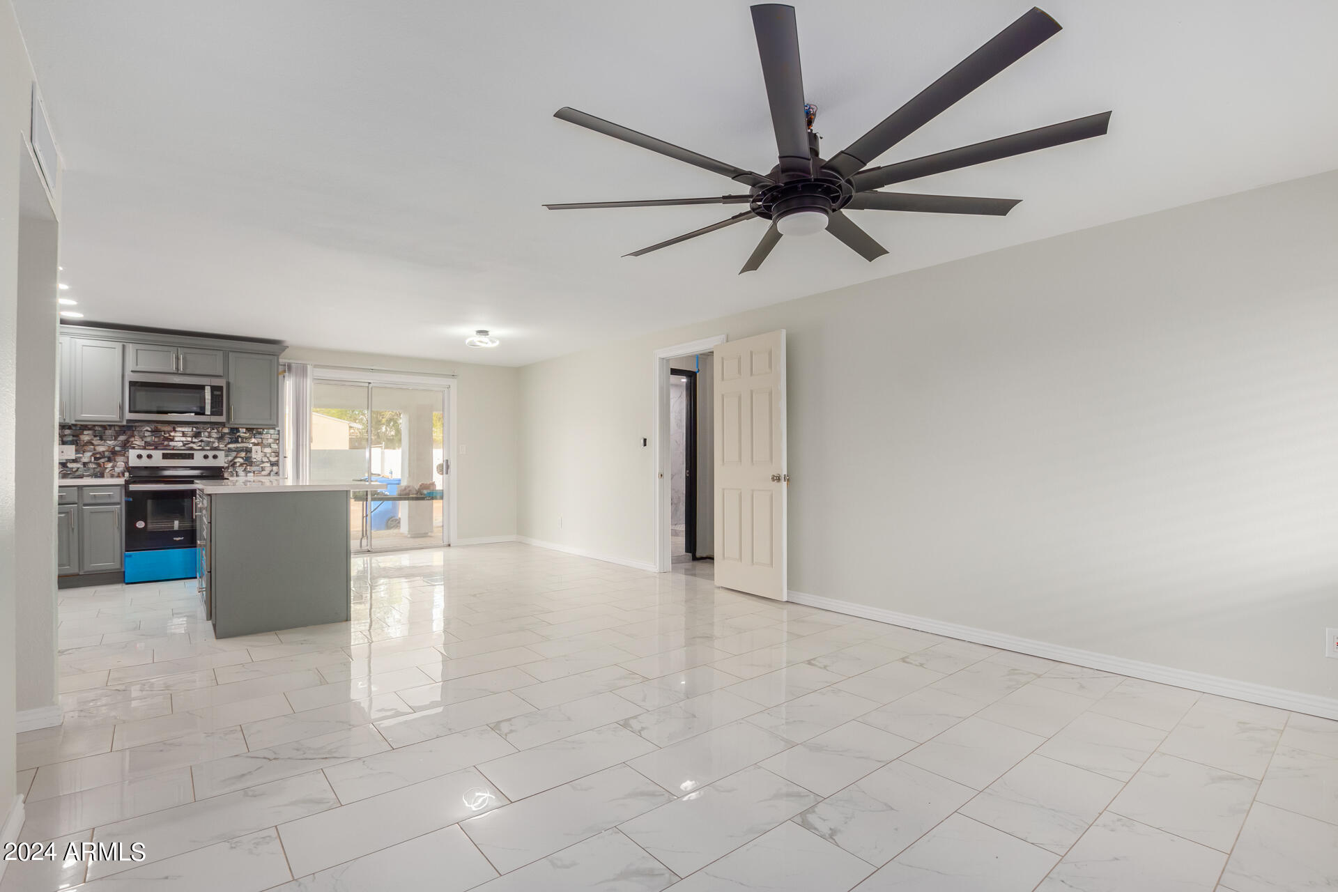 6946 West Coronado Road Phoenix, AZ 85035 - Photo 7 of 26 05 - Coronado