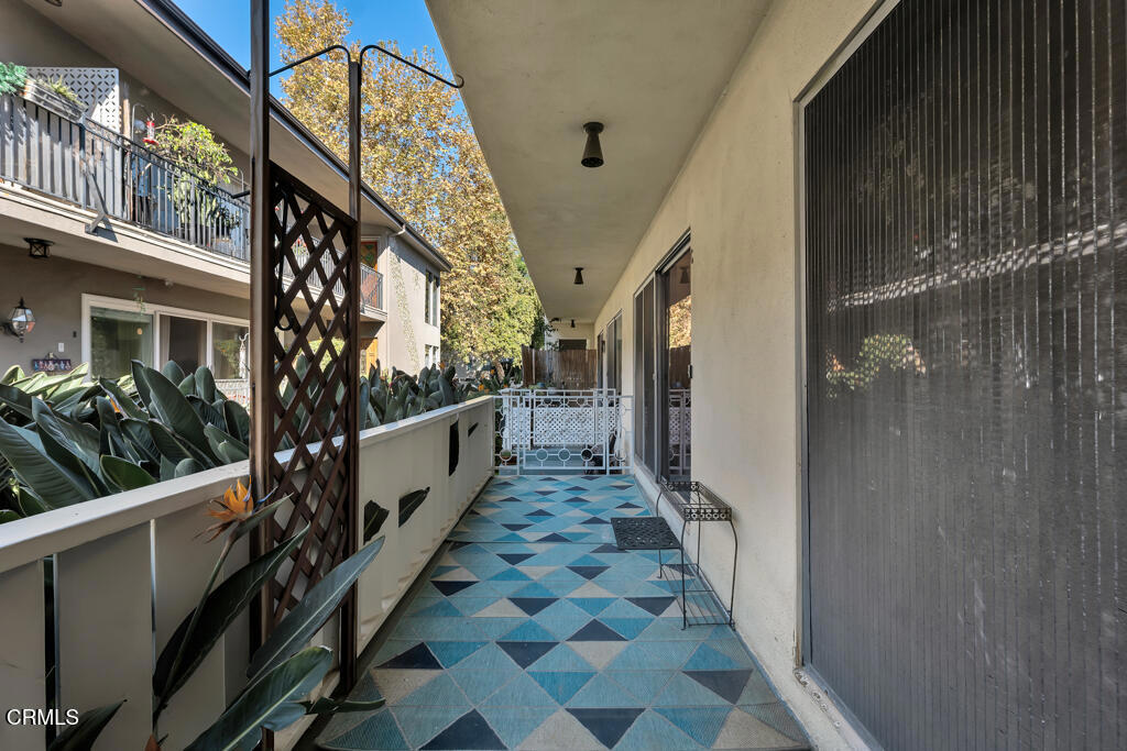 1542 Riverside Drive, Unit C Glendale, CA 91201 - Photo 8 of 31