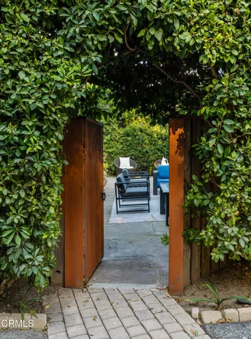 $1,250,000 | 917 West W Victoria Street, Santa Barbara, CA 93101