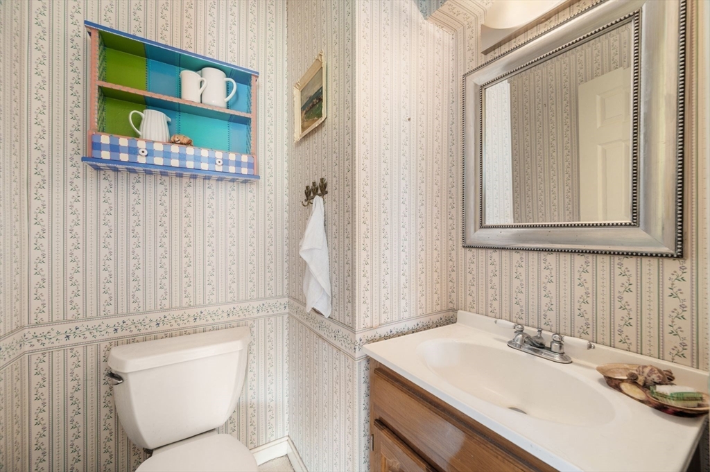 13 Pickman Road Salem, MA 01970 - Photo 12 of 34