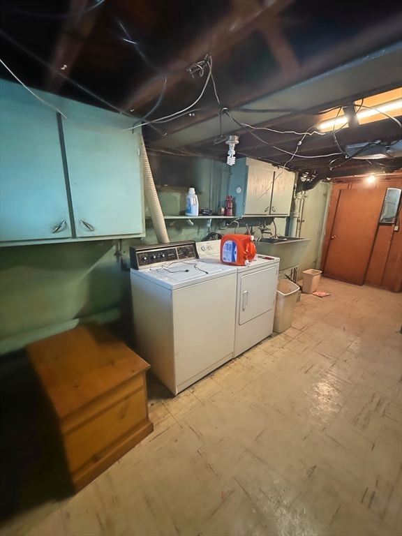 21 Morison Terrace Springfield, MA 01104 - Photo 37 of 42 a utility room with dryer and washer