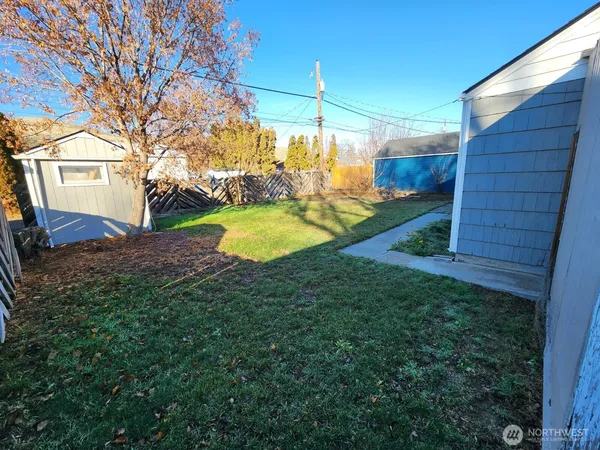 $1,225 | 1229 C Street Southwest, Ephrata, WA 98823