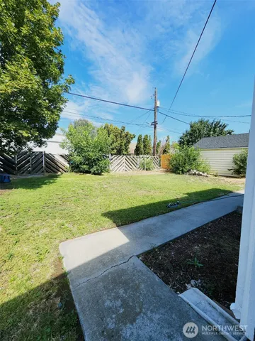 $1,325 | 1229 C Street Southwest, Ephrata, WA 98823