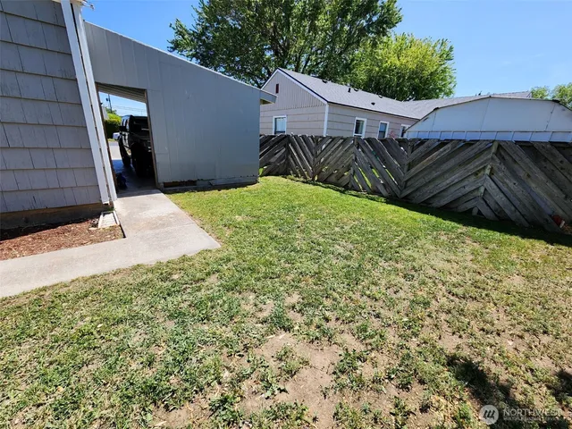 $1,325 | 1229 C Street Southwest, Ephrata, WA 98823