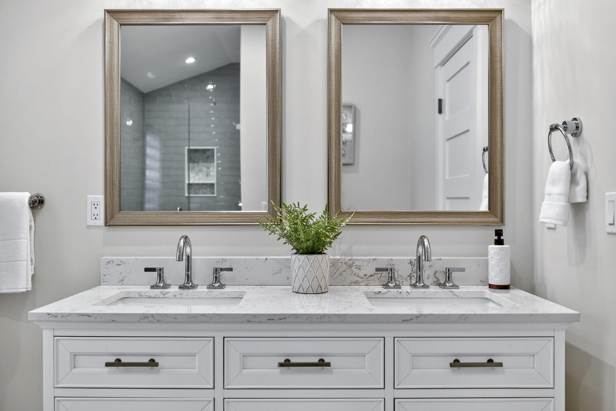 255 Old Main Road, Unit 1B North Falmouth, MA 02556 - Photo 21 of 88 a bathroom with sink and mirror