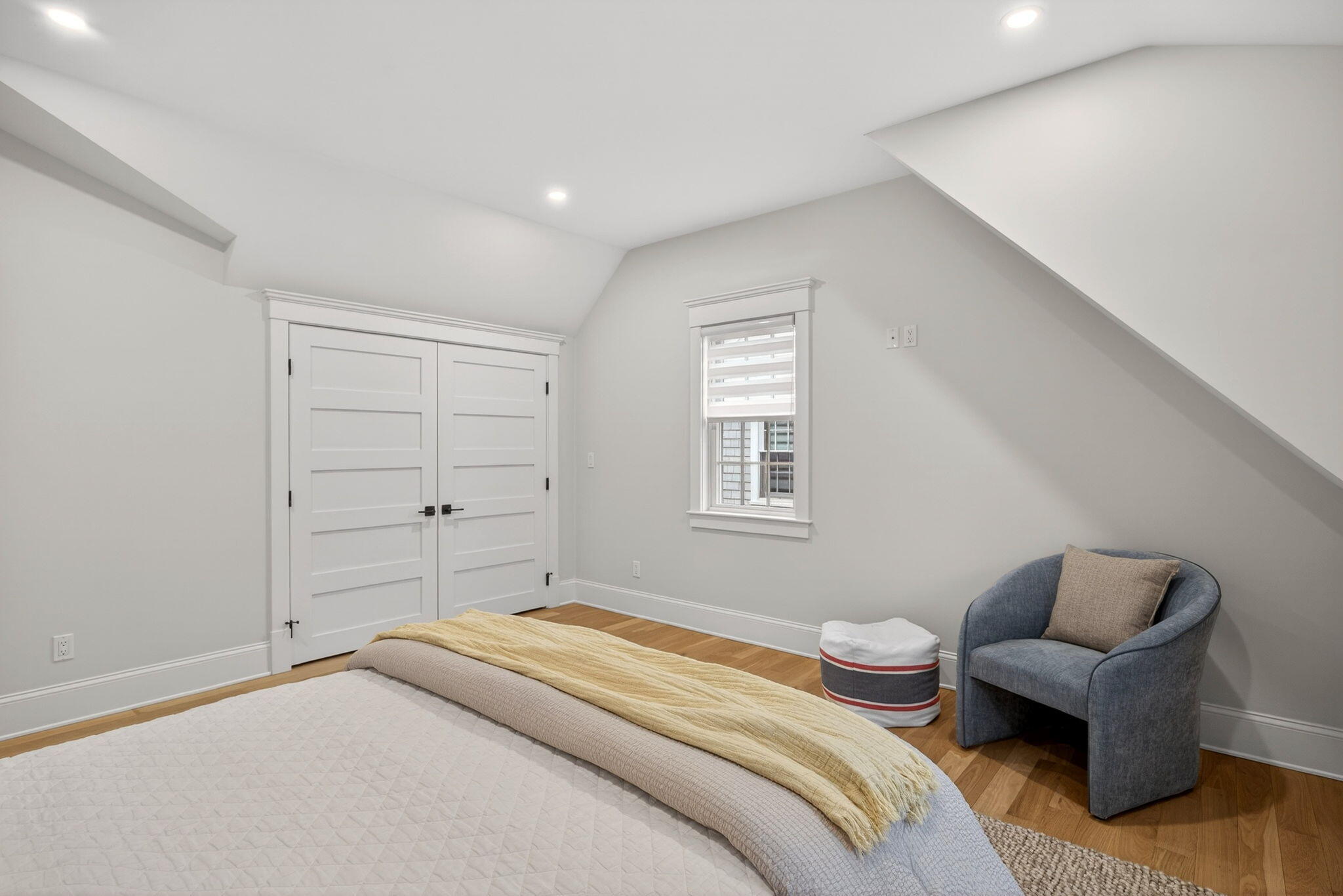 255 Old Main Road, Unit 1B North Falmouth, MA 02556 - Photo 37 of 88 a bedroom with a bed and a couch