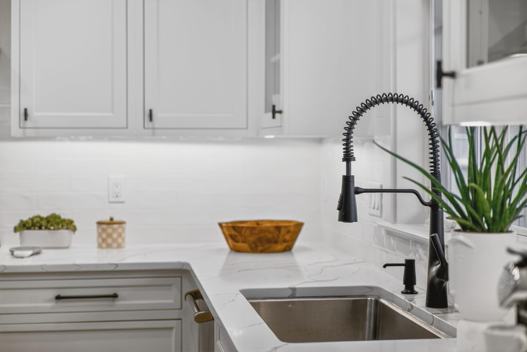 255 Old Main Road, Unit 1B North Falmouth, MA 02556 - Photo 60 of 88 Kitchen