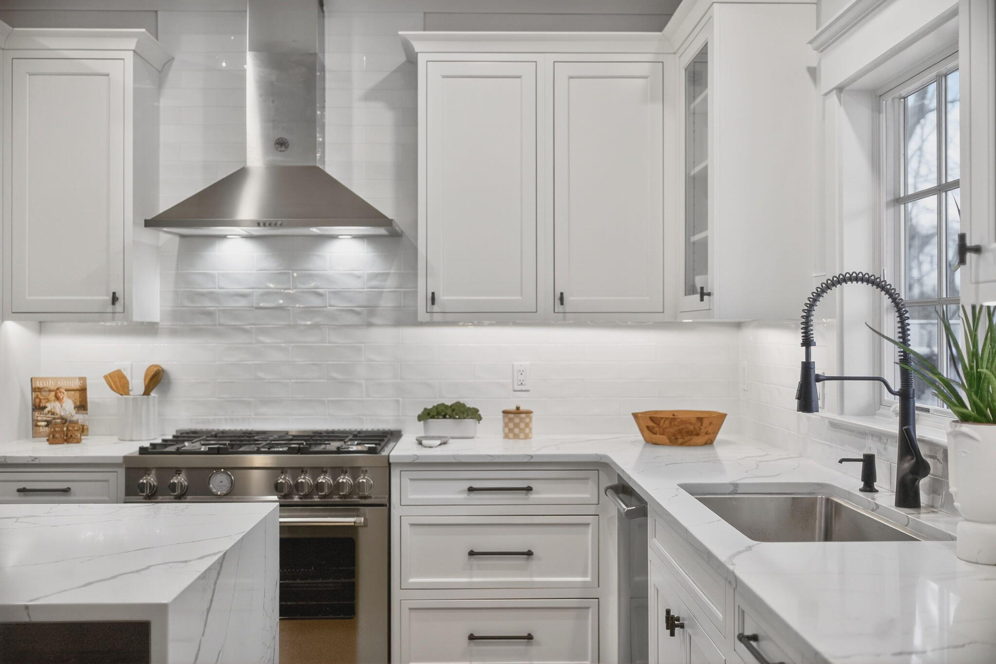 255 Old Main Road, Unit 1B North Falmouth, MA 02556 - Photo 61 of 88 a kitchen with a stove a sink and a microwave