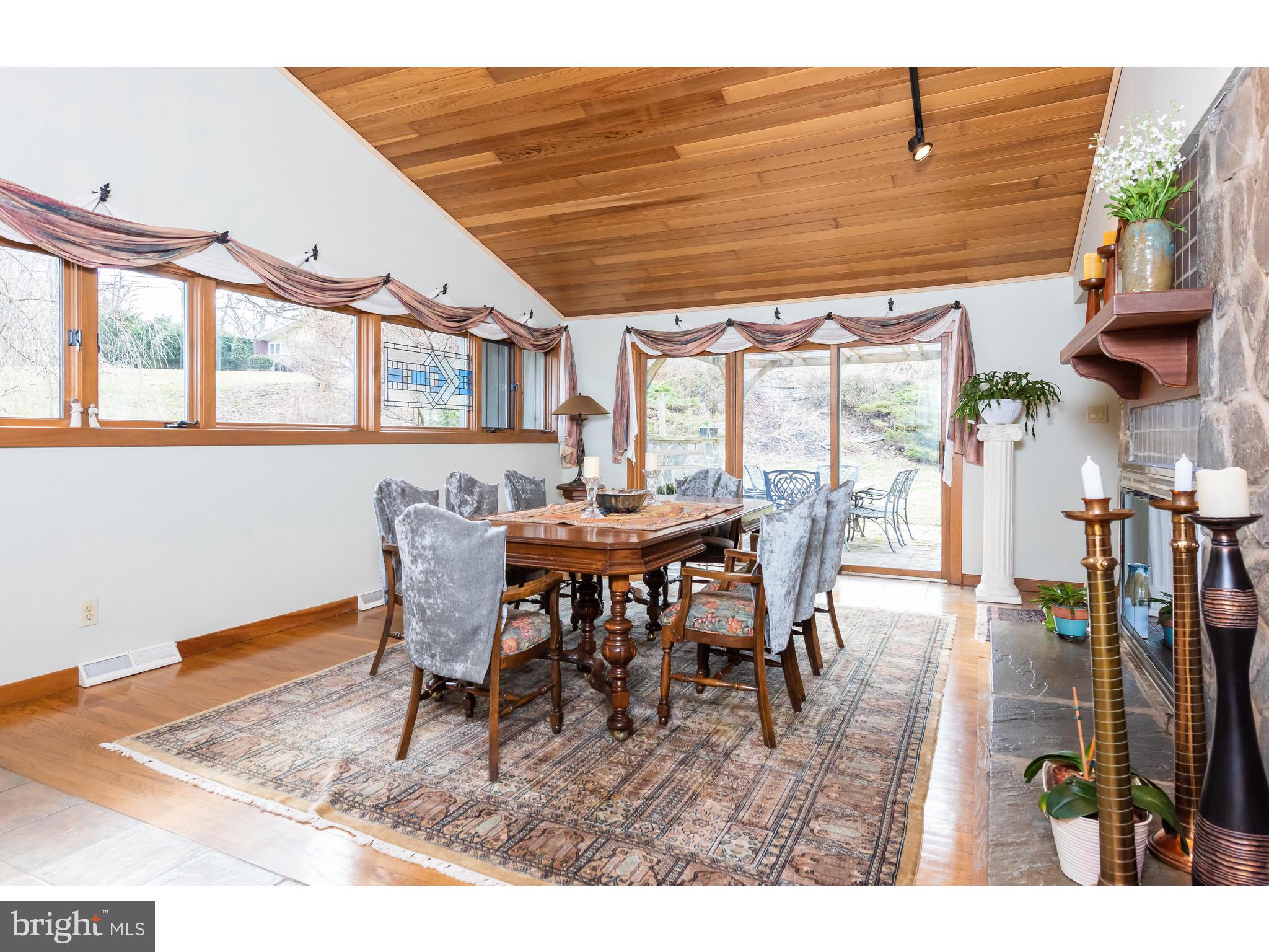 535 Upper Weadley Road Wayne, PA 19087 - Photo 11 of 44 a dining room with furniture and window
